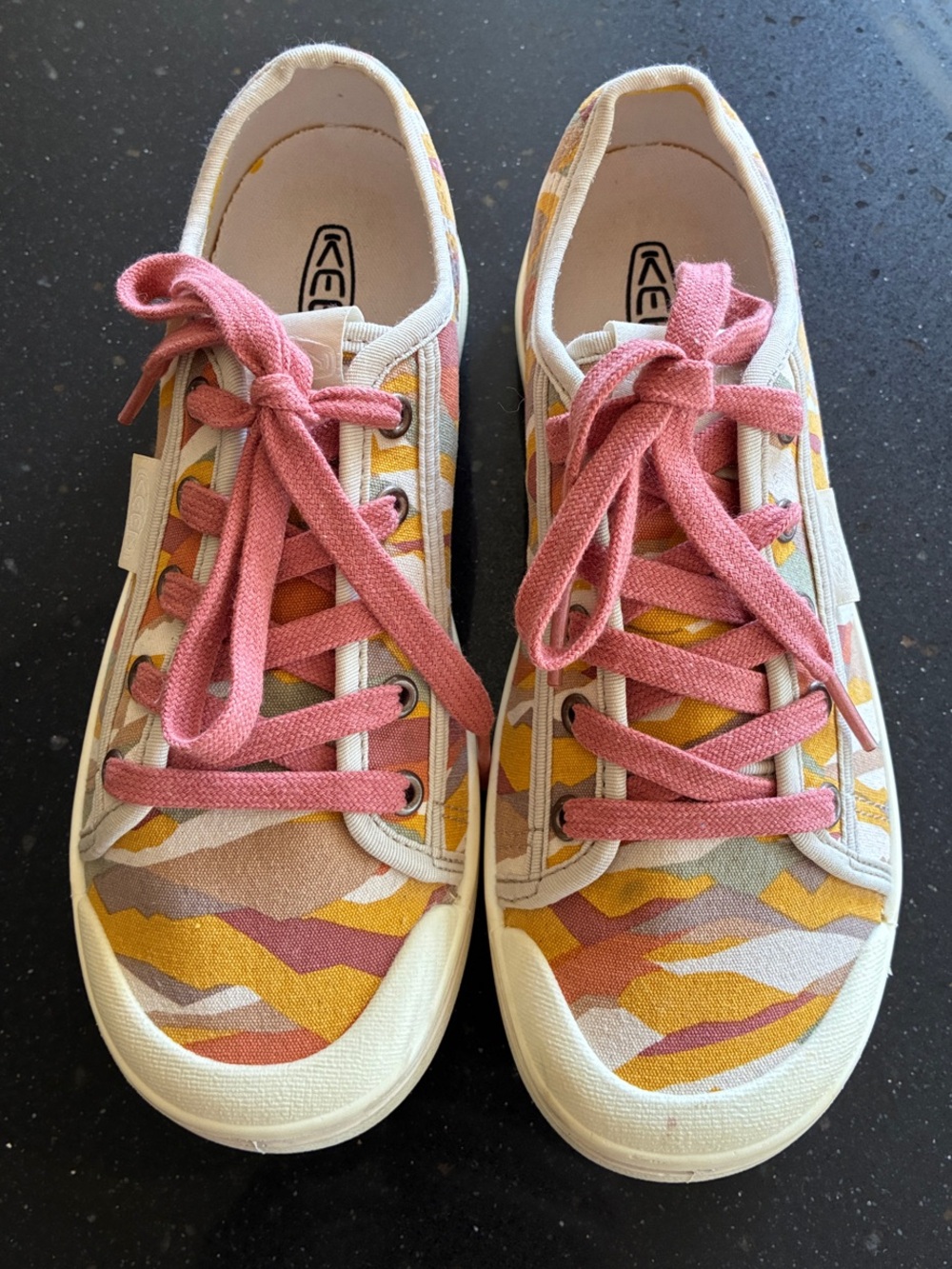 KEEN Elsa Lite Canvas Sneakers
Women's Size 8 Multicolor Camo